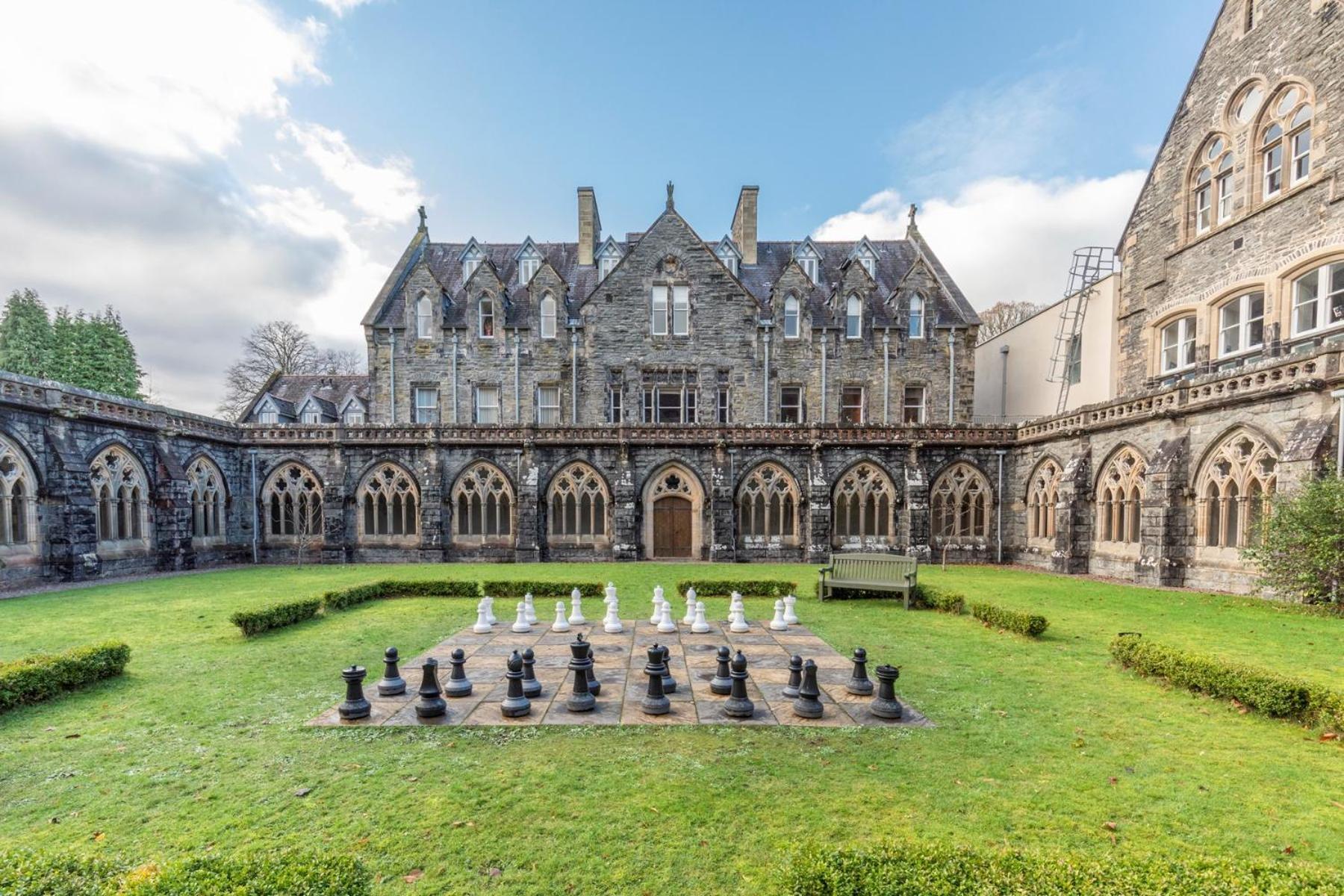 フォート・オーガスタスCloister Viewアパートメント エクステリア 写真