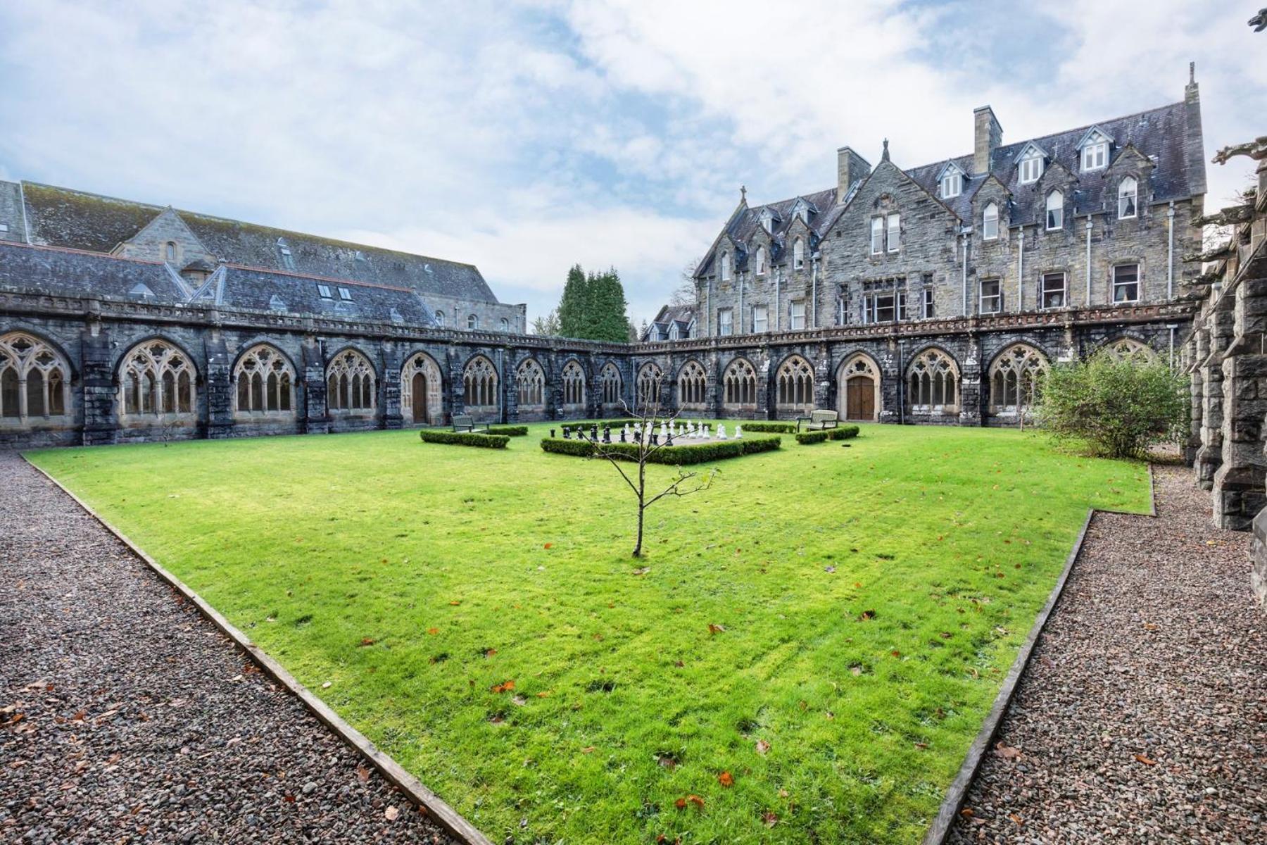 フォート・オーガスタスCloister Viewアパートメント エクステリア 写真